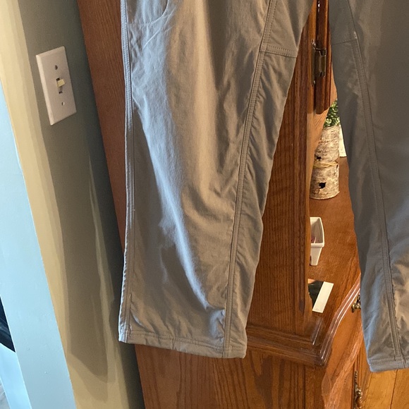 NWT Womens water repellent LL Bean pants . Size 12 Regular - Picture 2 of 10